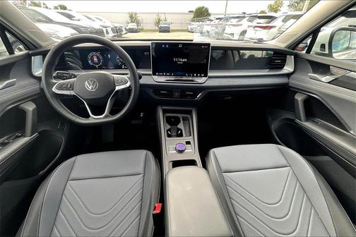 2025 Volkswagen Tiguan 2.0T SE