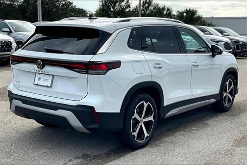 2025 Volkswagen Tiguan 2.0T SE
