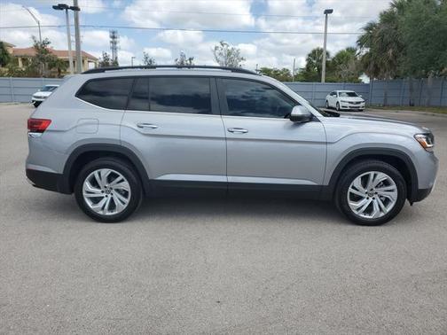 2022 Volkswagen Atlas 2.0T SE w/Technology