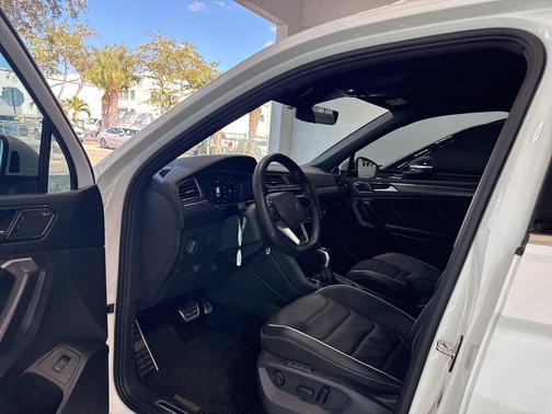 2024 Volkswagen Tiguan 2.0T SEL R-Line 4MOTION