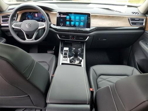 2025 Volkswagen Atlas 2.0T SE w/Technology 4MOTION
