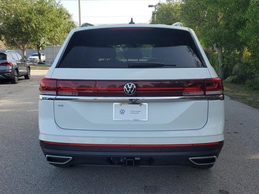 2025 Volkswagen Atlas 2.0T SE w/Technology