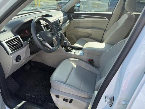 2022 Volkswagen Atlas 3.6L SE w/Technology