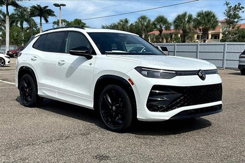 2025 Volkswagen Tiguan 2.0T SE R-Line Black