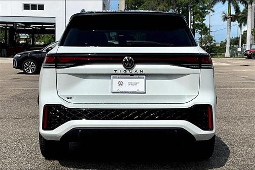 2025 Volkswagen Tiguan 2.0T SE R-Line Black
