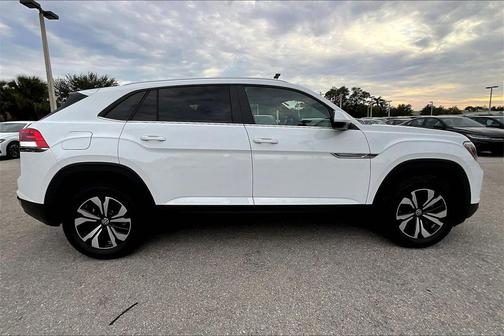 2024 Volkswagen Atlas Cross Sport 2.0T SE
