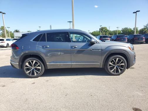 2025 Volkswagen Atlas Cross Sport 2.0T SEL Premium