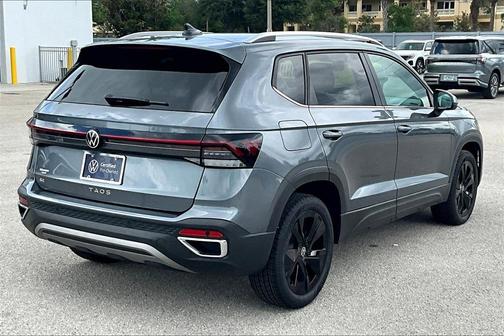 2025 Volkswagen Taos 1.5T SE