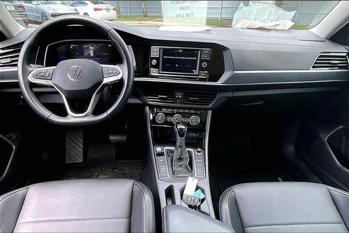 Opal White Pearl 2023 Volkswagen Jetta 1.5T SE