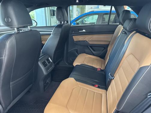 2023 Volkswagen Atlas Cross Sport 3.6L V6 SEL Premium R-Line