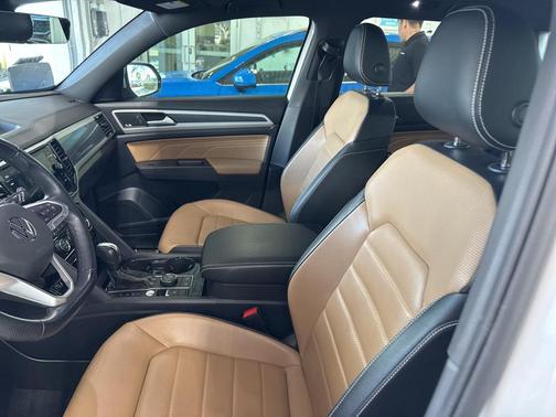 2023 Volkswagen Atlas Cross Sport 3.6L V6 SEL Premium R-Line