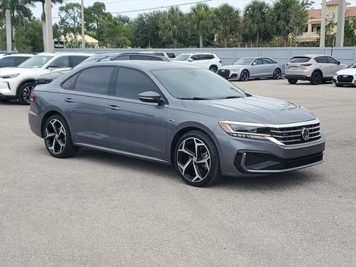 2022 Volkswagen Passat 2.0T R-Line