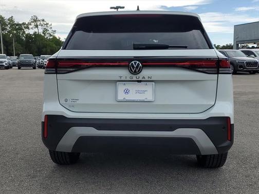 2025 Volkswagen Tiguan 2.0T SE