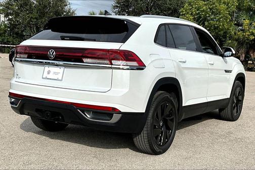 White Pearl 2026 Volkswagen Atlas Cross Sport 2.0T SE w/Technology