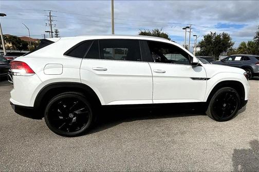 2026 Volkswagen Atlas Cross Sport 2.0T SE w/Technology