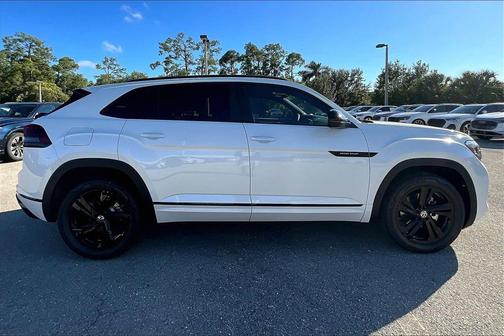 2026 Volkswagen Atlas Cross Sport 2.0T SEL