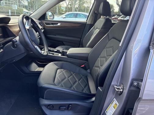 2025 Volkswagen Atlas 2.0T SE w/Technology 4MOTION