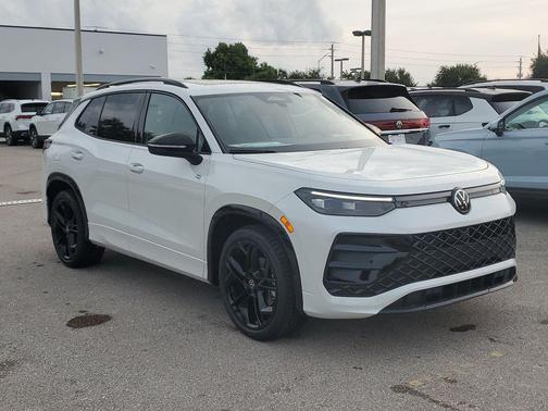 White Pearl 2026 Volkswagen Tiguan 2.0T SE R-Line Black