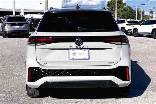 2026 Volkswagen Tiguan 2.0T SE R-Line Black