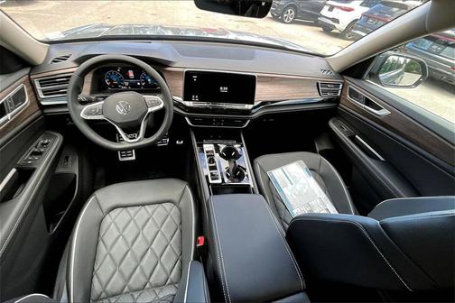 2026 Volkswagen Atlas 2.0T SEL Premium R-Line 4MOTION