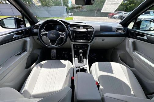 Deep Black Pearl 2023 Volkswagen Tiguan 2.0T SE R-Line Black