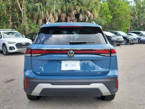 monterey blue pearl 2026 Volkswagen Tiguan 2.0T SE 4MOTION