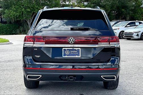 Deep Black 2024 Volkswagen Atlas 2.0T SE w/Technology