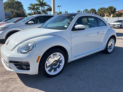 2019 Volkswagen Beetle 2.0T SE