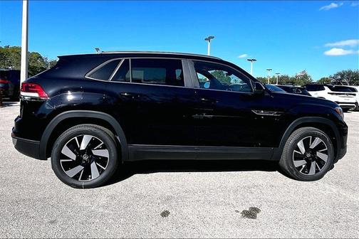 2026 Volkswagen Atlas Cross Sport 2.0T SE w/Technology 4MOTION