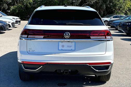 White Pearl 2026 Volkswagen Atlas Cross Sport 2.0T SE w/Technology