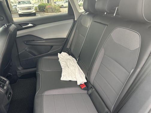 Platinum Gray Metallic 2023 Volkswagen Taos 1.5T SE