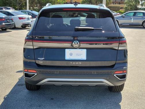 2025 Volkswagen Taos 1.5T SE