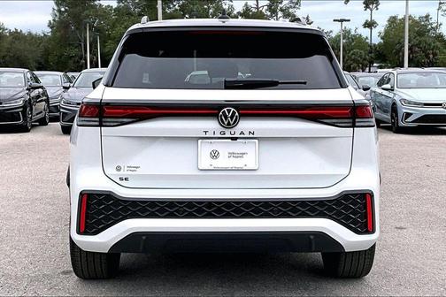 White Pearl 2026 Volkswagen Tiguan 2.0T SE R-Line Black