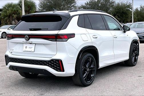 White Pearl 2026 Volkswagen Tiguan 2.0T SE R-Line Black