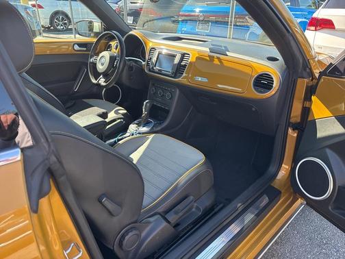 2016 Volkswagen Beetle 1.8T Dune