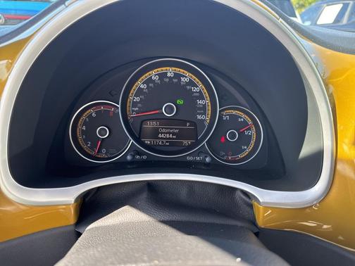 2016 Volkswagen Beetle 1.8T Dune