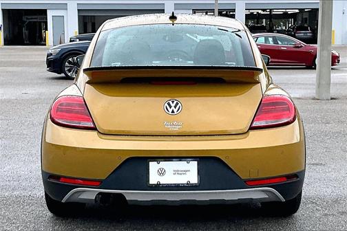 2016 Volkswagen Beetle 1.8T Dune