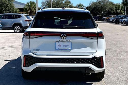 White Pearl 2026 Volkswagen Tiguan 2.0T SE R-Line Black