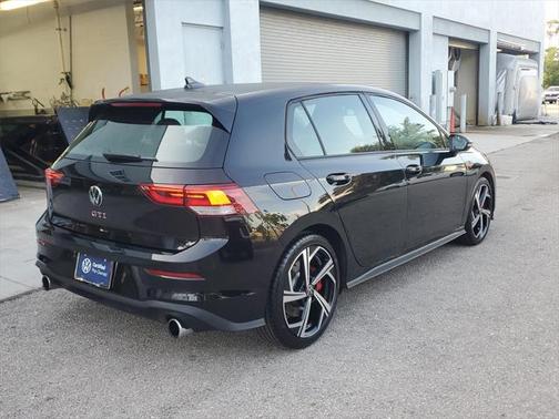 2024 Volkswagen Golf GTI 2.0T SE DSG