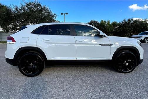 2025 Volkswagen Atlas Cross Sport 2.0T SE w/Technology 4MOTION