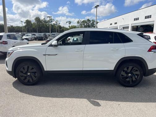 2025 Volkswagen Atlas Cross Sport 2.0T SE w/Technology 4MOTION