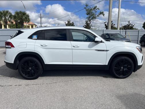 2025 Volkswagen Atlas Cross Sport 2.0T SE w/Technology 4MOTION