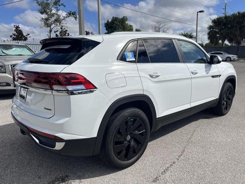 2025 Volkswagen Atlas Cross Sport 2.0T SE w/Technology 4MOTION