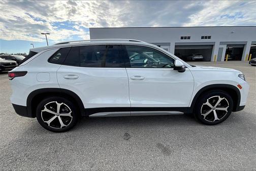 2025 Volkswagen Tiguan 2.0T SE