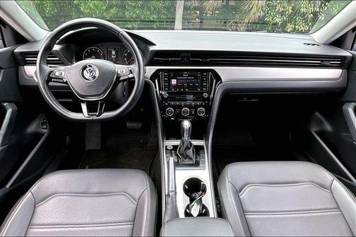 Platinum Gray Metallic 2020 Volkswagen Passat 2.0T SE