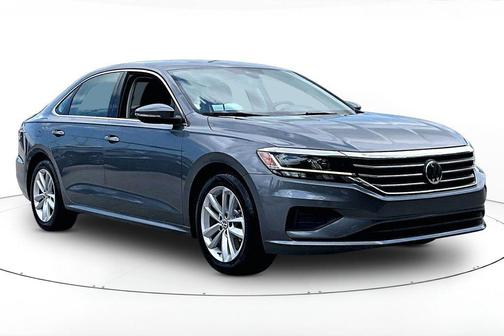 Platinum Gray Metallic 2020 Volkswagen Passat 2.0T SE