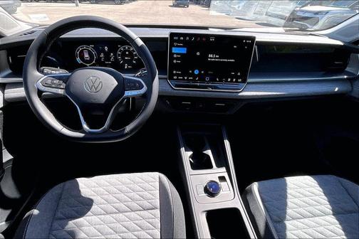 Platinum 2026 Volkswagen Tiguan 2.0T S