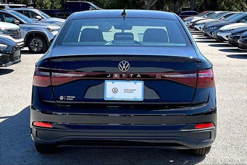 Deep Black Pearl 2026 Volkswagen Jetta 1.4T S