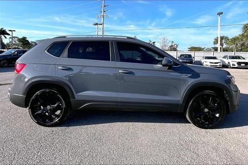 2024 Volkswagen Taos 1.5T SE