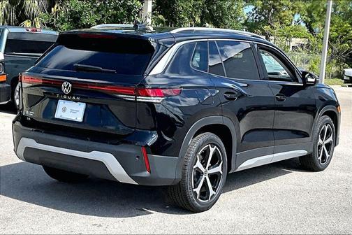 deep black pearl 2026 Volkswagen Tiguan 2.0T SE